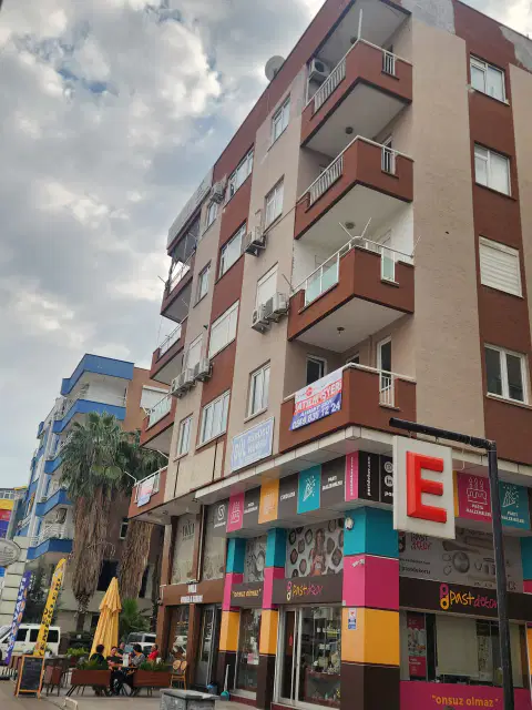 MEYDAN TRAMVAY DURAĞINDA TABELA DEĞERİ YÜKSEK İŞYERİ — görsel 34