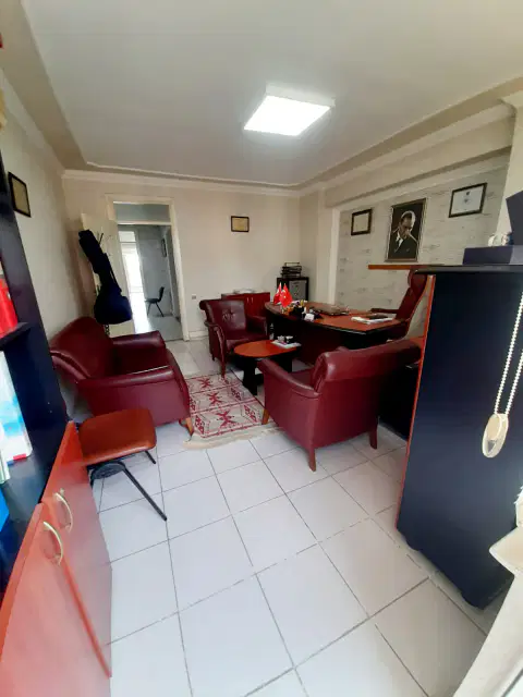 İş merkezinde full eşyalı ofis — görsel 9