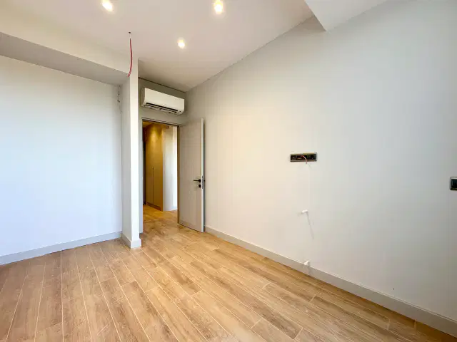 ALTINTAŞ ÖZELLİKLİ SİTEDE 1+1 LÜKS DAİRE — görsel 12