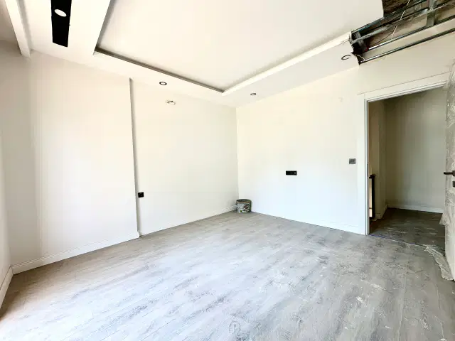 ALTINTAŞ 40LIK CAD ÜZERİNDE FIRSAT 2+1 VİLLA — görsel 19
