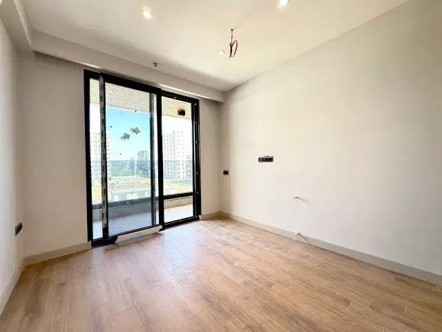 ALTINTAŞ ÖZELLİKLİ SİTEDE 1+1 LÜKS DAİRE — görsel 3
