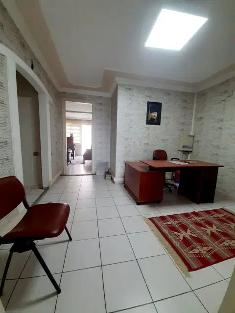 İş merkezinde full eşyalı ofis — görsel 13