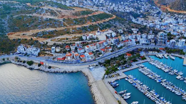 FİNİKE SAHİL LİMAN ÜSTÜNDE FULL MANZARALI 21 ODALI SATILIK OTEL — görsel 2