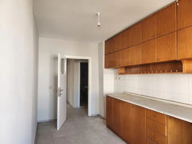 MEYDAN TRAMVAY DURAĞINDA TABELA DEĞERİ YÜKSEK İŞYERİ — görsel 29