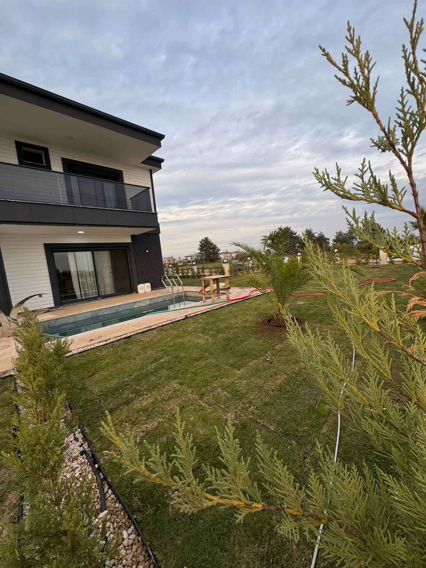 Site İçinde Müstakil Havuzlu Villa — görsel 2