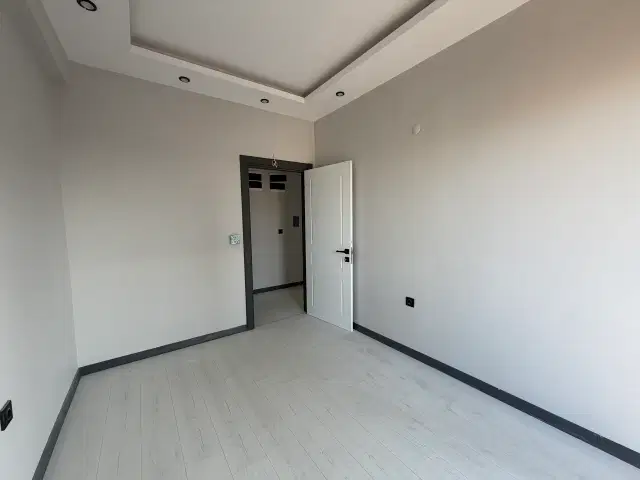 ALTINTAŞ’TA 2+1 ARA KAT | KULLANIŞLI 2 BALKONLU DAİRE — görsel 5