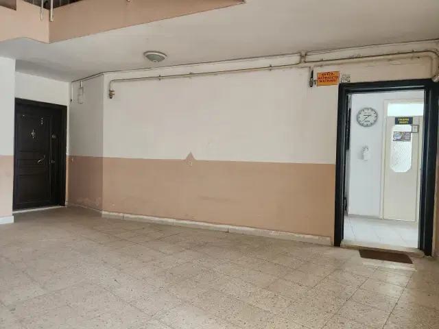 MEYDAN TRAMVAY DURAĞINDA TABELA DEĞERİ YÜKSEK İŞYERİ — görsel 24