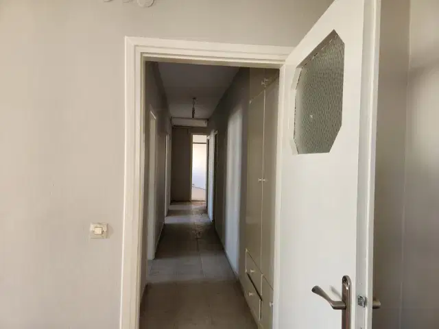 MEYDAN TRAMVAY DURAĞINDA TABELA DEĞERİ YÜKSEK İŞYERİ — görsel 15