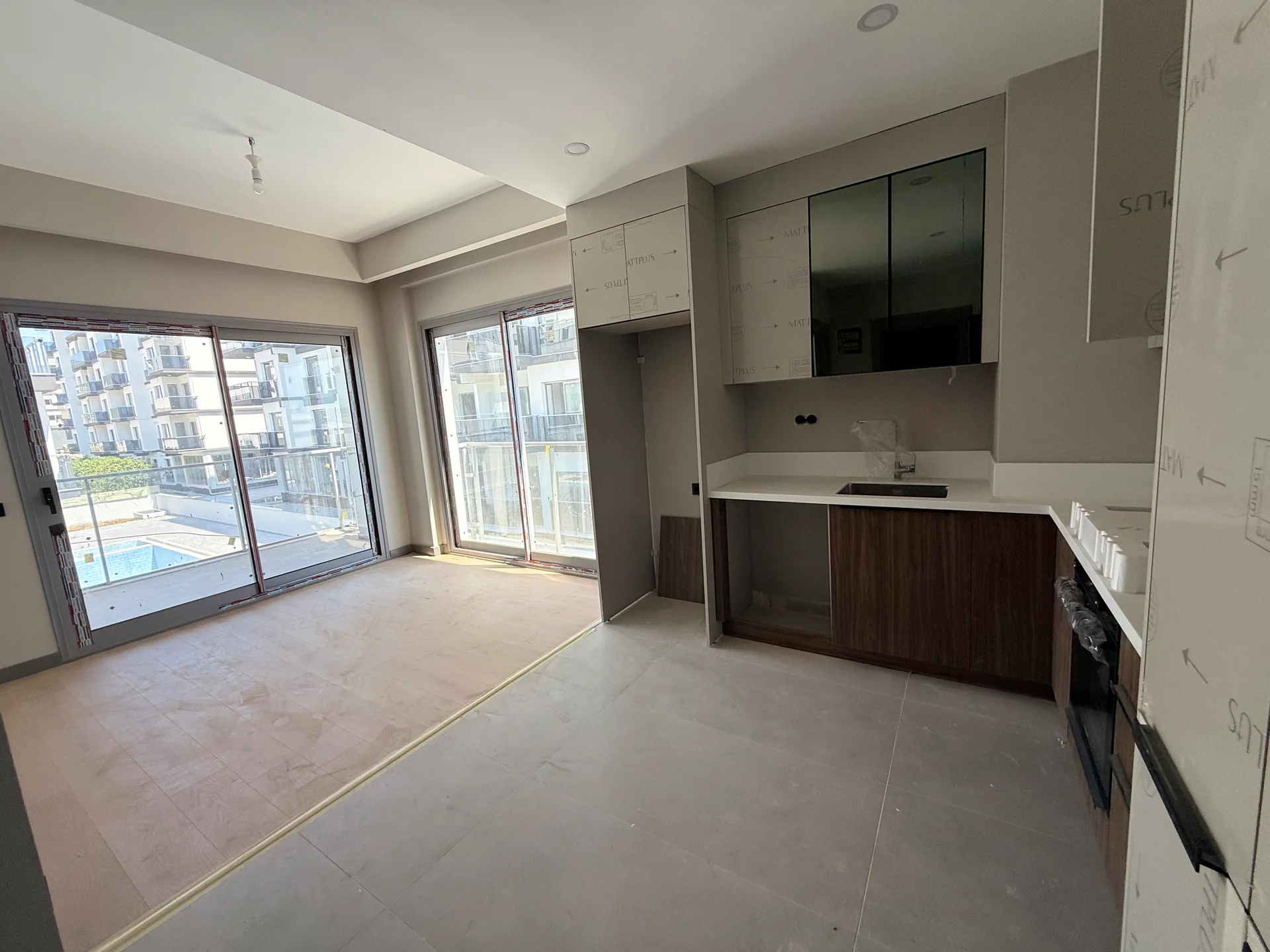 ALTINTAŞ TA SATILIK TERASLI 1+1 DAİRE — görsel 1