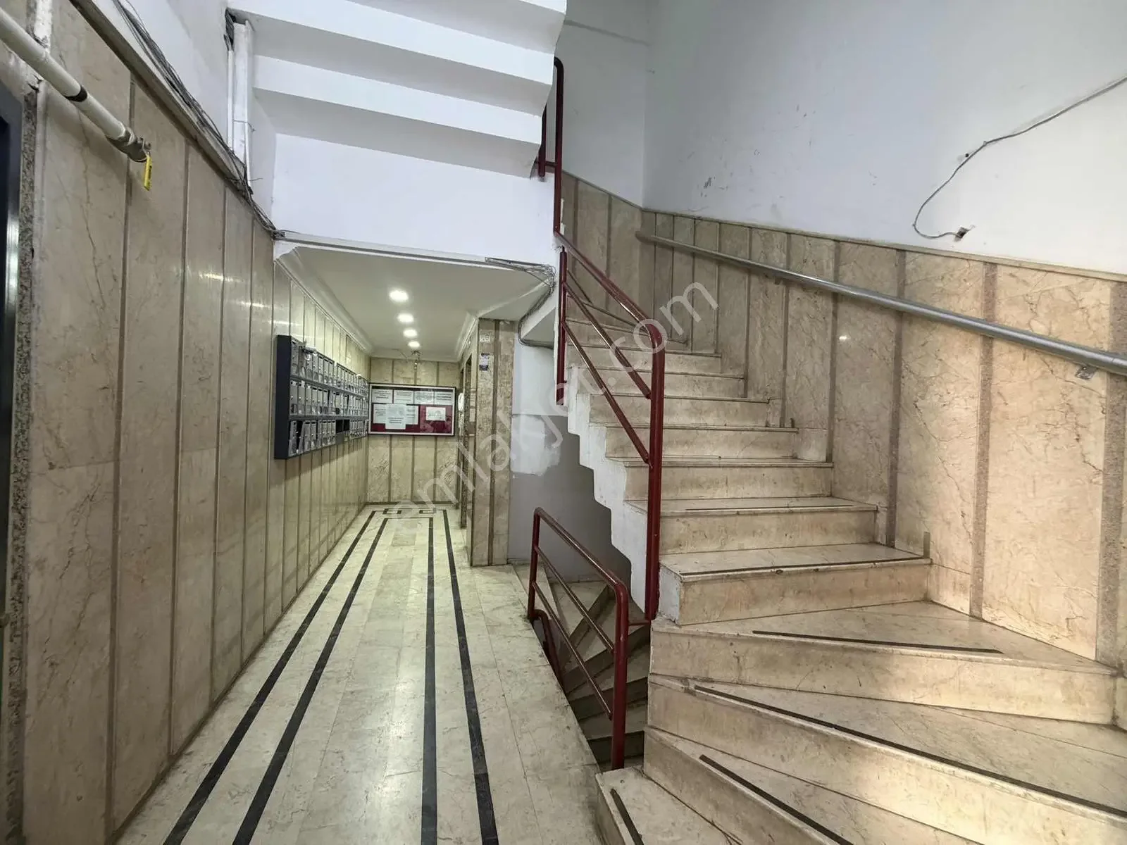 Şarampol Caddesi Kapalı Yolda İş Merkezinde 2+1 Kiralık Ofis — görsel 3