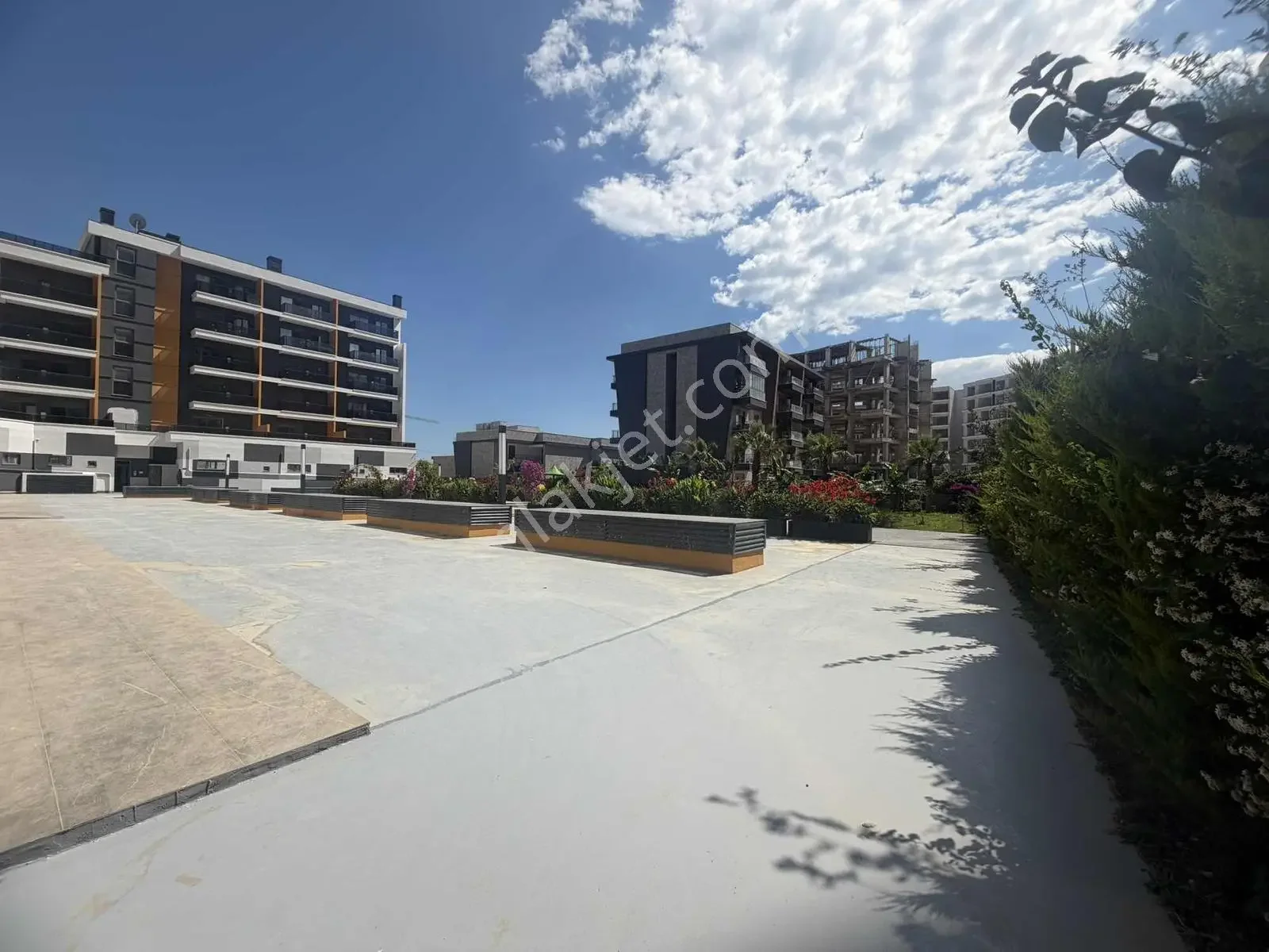 Altıntaş'ta Havuzlu Site İçinde Arakat 1+1 Kiralık Daire — görsel 6