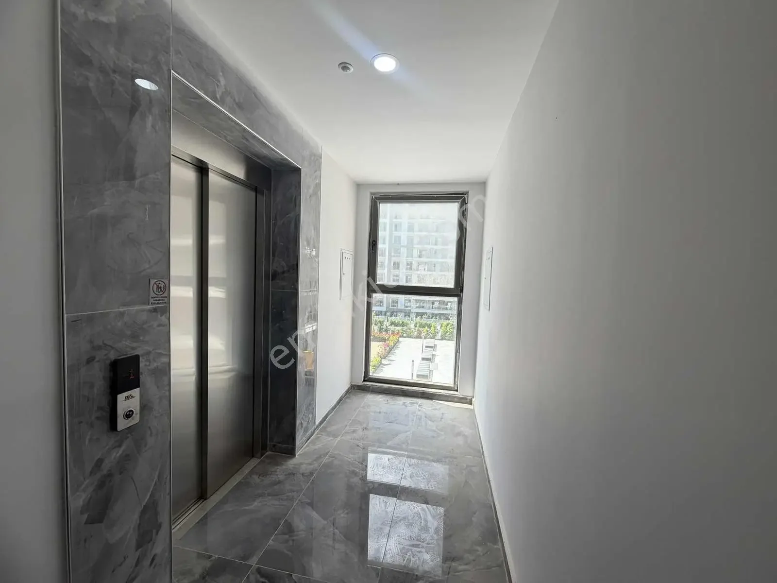 Altıntaş'ta Havuzlu Site İçinde Arakat 1+1 Kiralık Daire — görsel 14