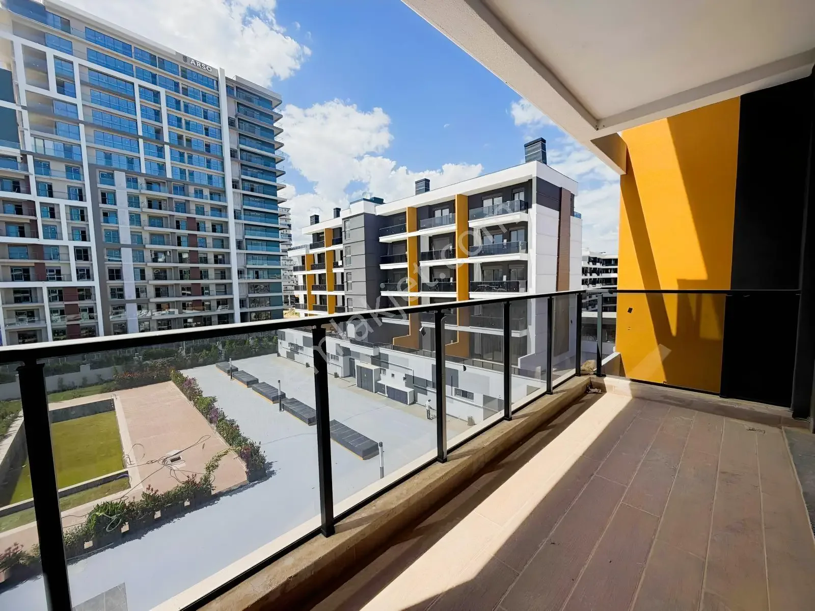 Altıntaş'ta Havuzlu Site İçinde Arakat 1+1 Kiralık Daire — görsel 15