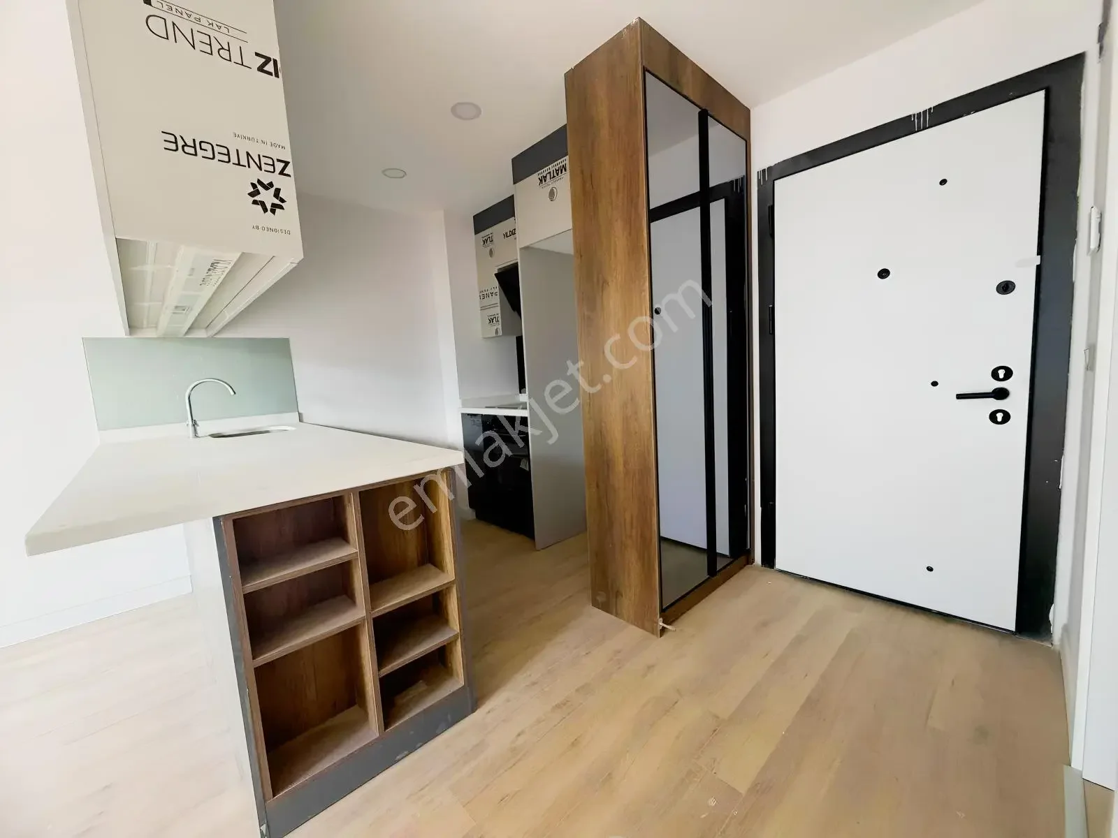 Altıntaş'ta Havuzlu Site İçinde Arakat 1+1 Kiralık Daire — görsel 18