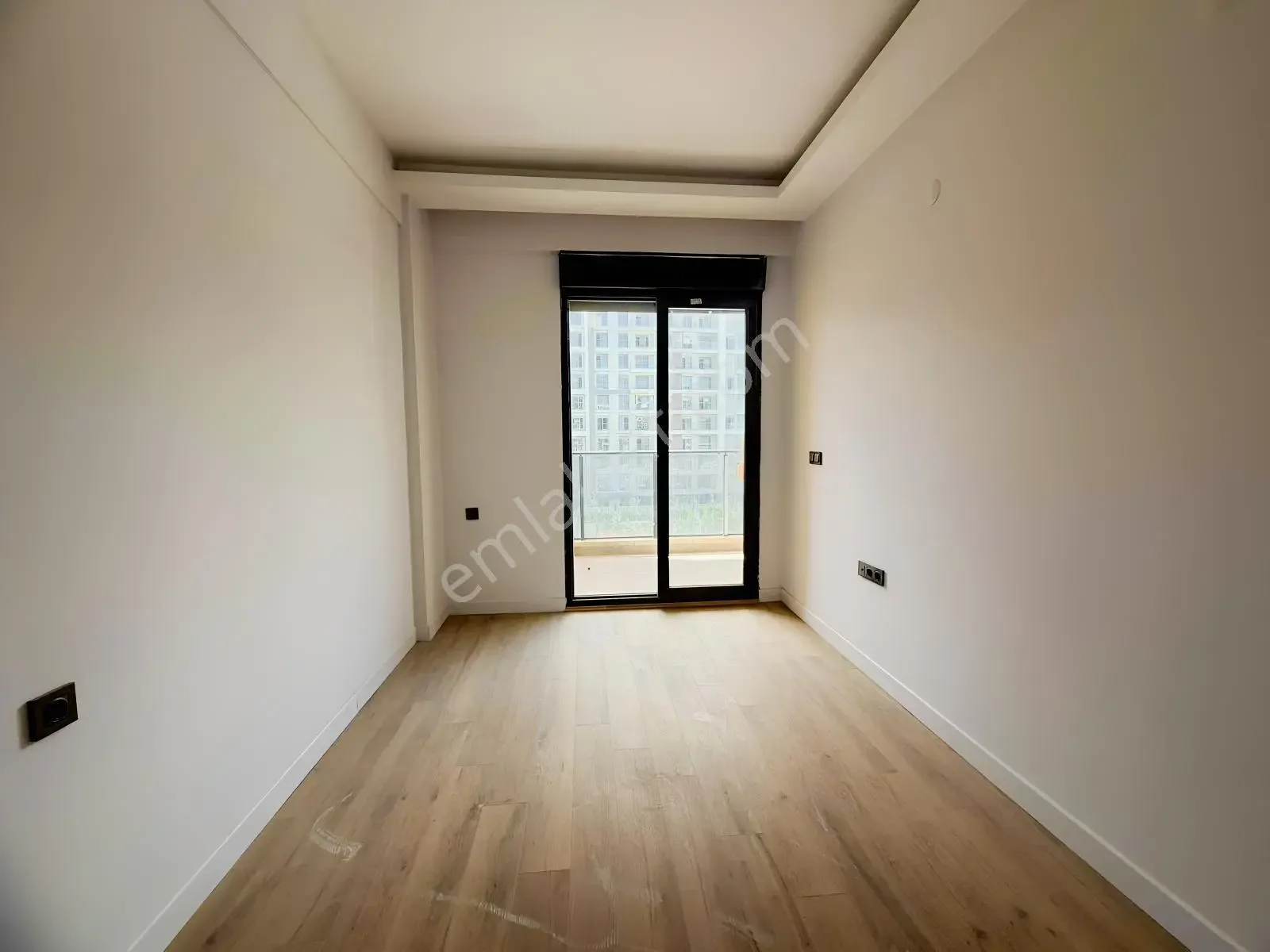 Altıntaş'ta Havuzlu Site İçinde Arakat 1+1 Kiralık Daire — görsel 20