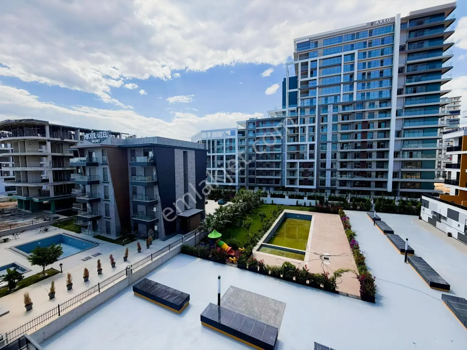 Altıntaş'ta Havuzlu Site İçinde Arakat 1+1 Kiralık Daire — görsel 24