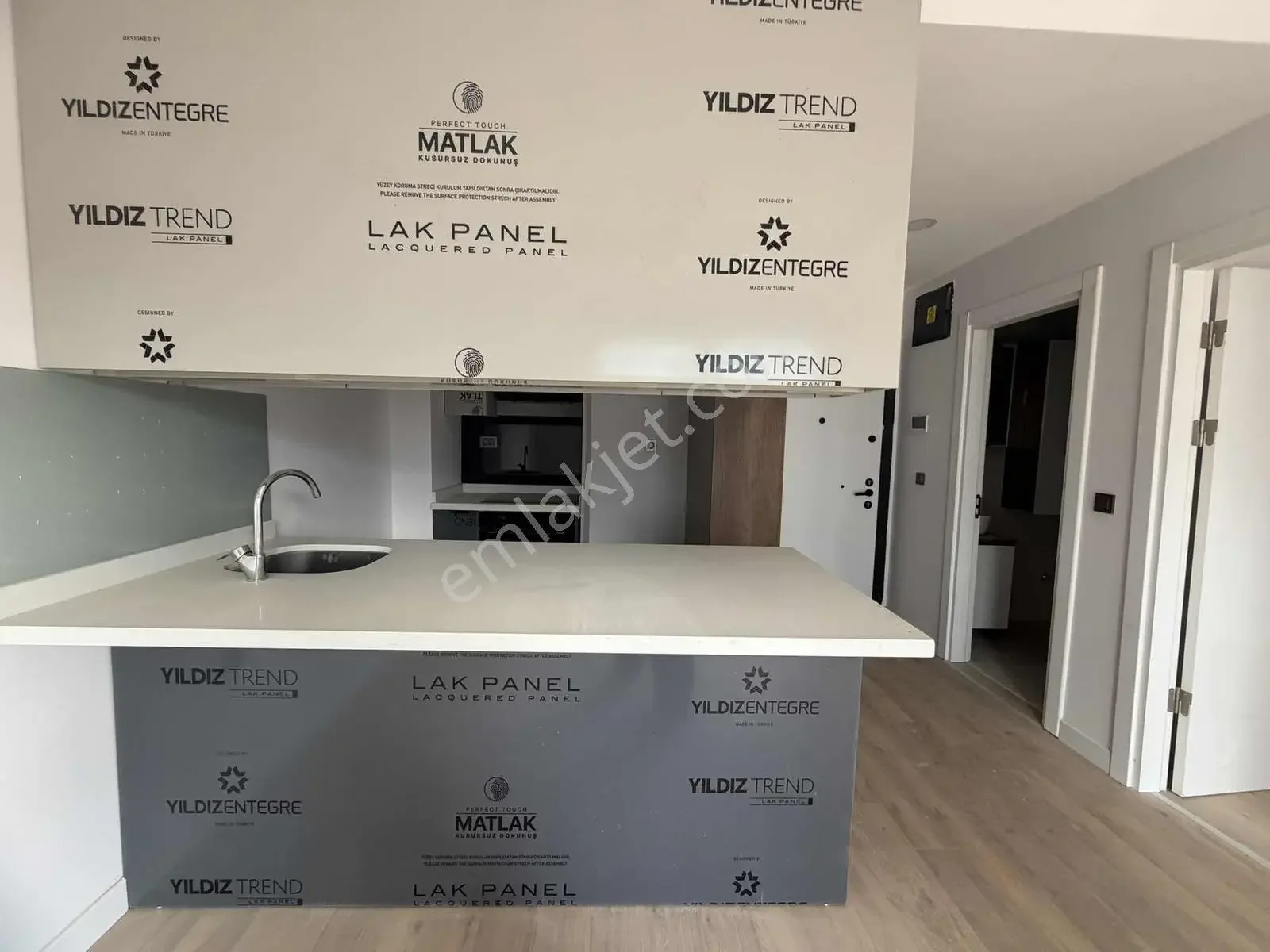 Altıntaş'ta Havuzlu Site İçinde Arakat 1+1 Kiralık Daire — görsel 27