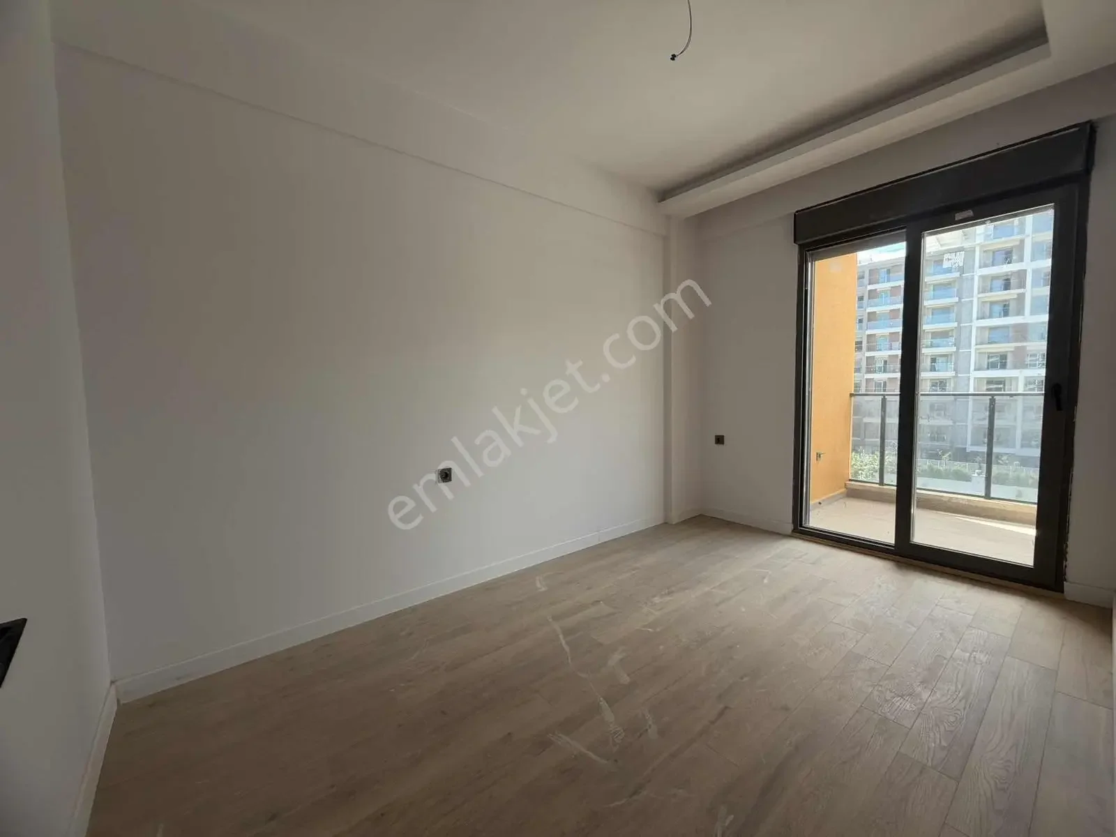 Altıntaş'ta Havuzlu Site İçinde Arakat 1+1 Kiralık Daire — görsel 29