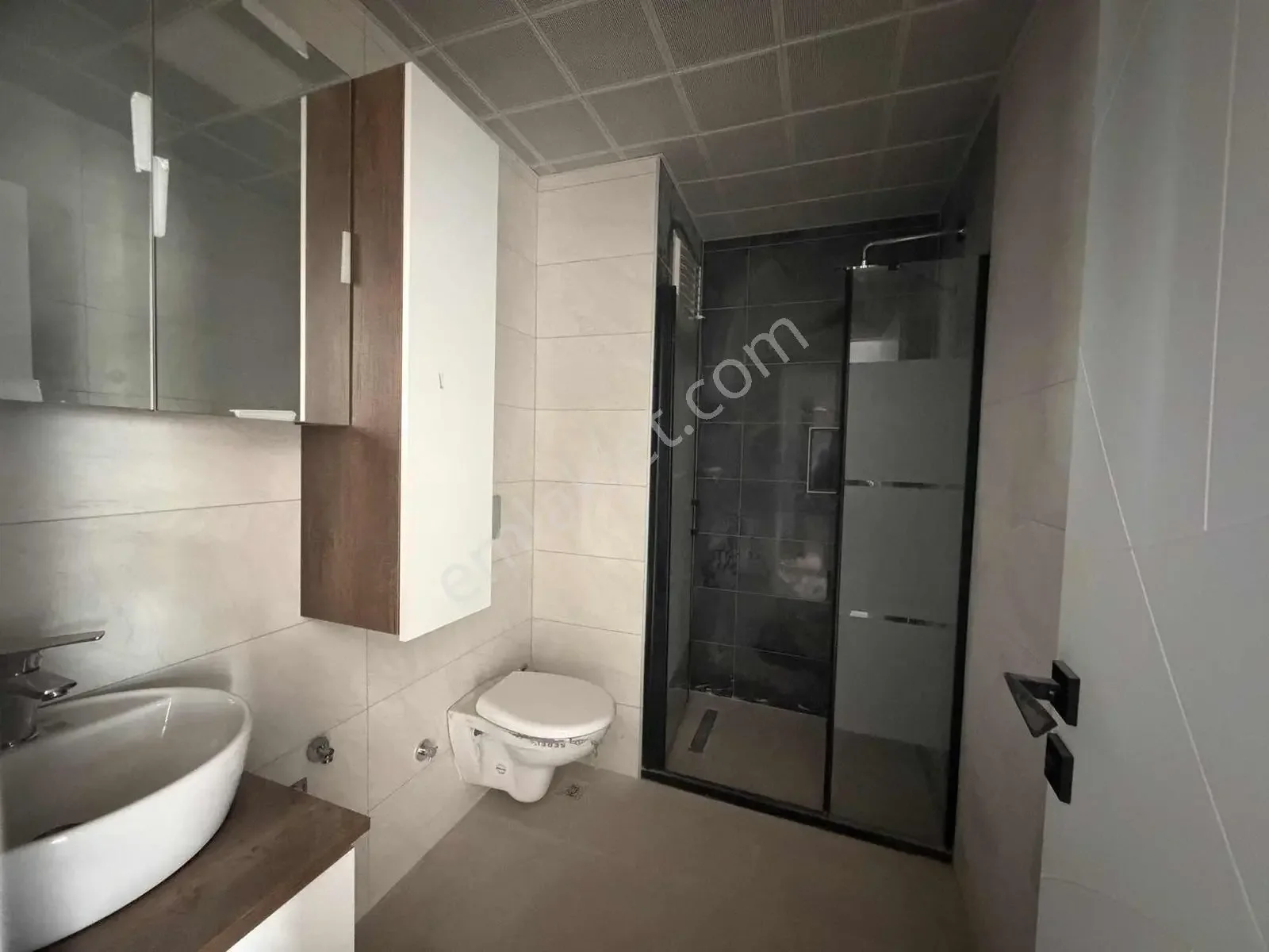 Altıntaş'ta Havuzlu Site İçinde Arakat 1+1 Kiralık Daire — görsel 30