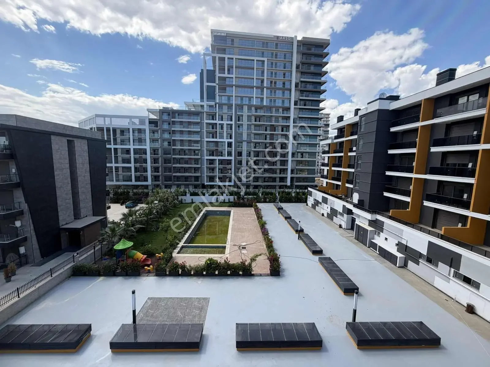 Altıntaş'ta Havuzlu Site İçinde Arakat 1+1 Kiralık Daire — görsel 31