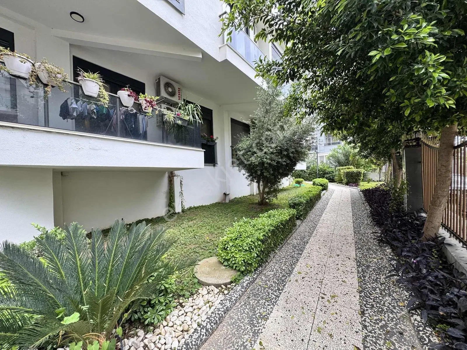 Hurma Da Denize Yakın Arakat Kapalı Otoparklı Havuzlu 2+1 — görsel 14
