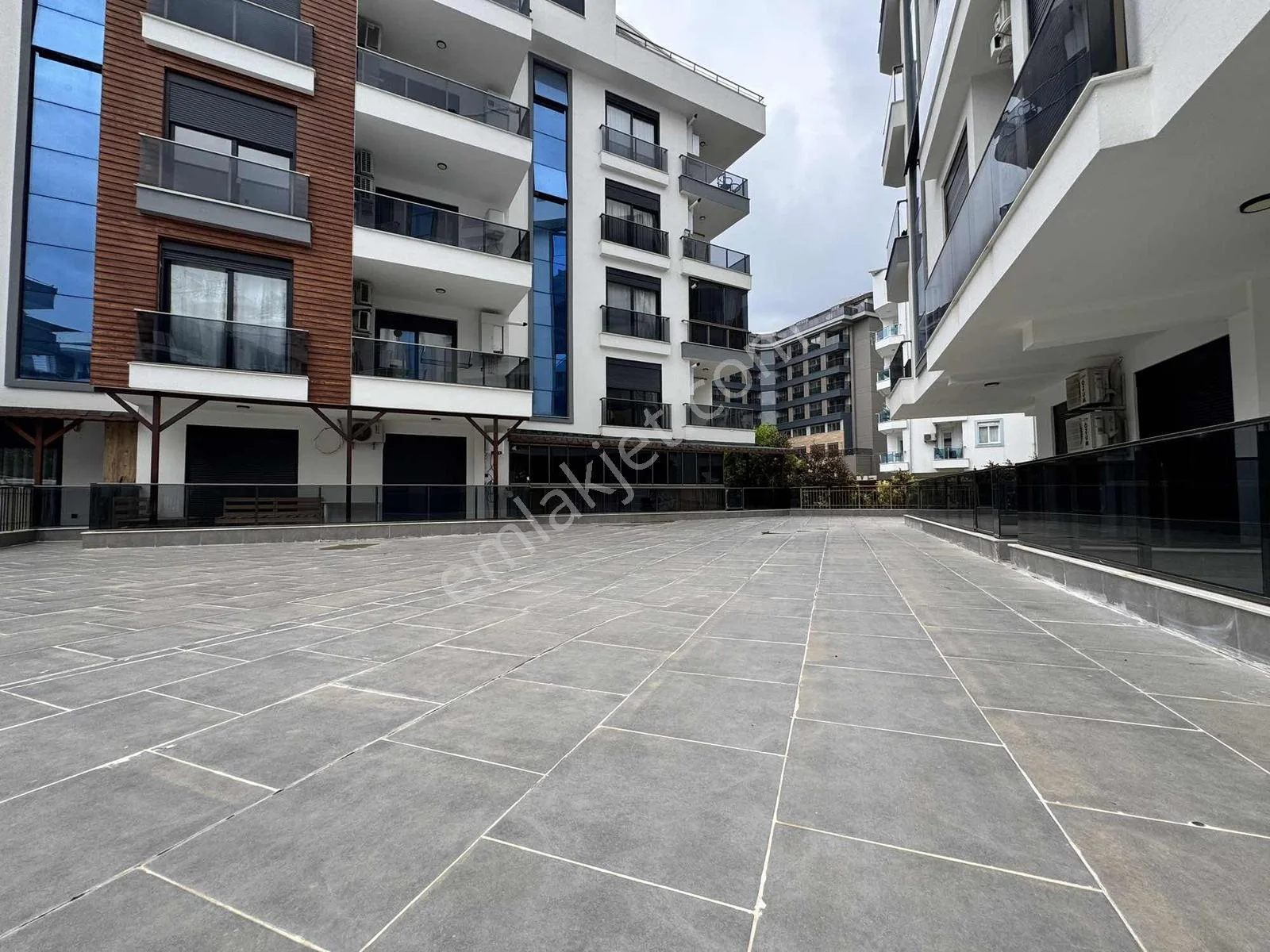 Hurma Da Denize Yakın Arakat Kapalı Otoparklı Havuzlu 2+1 — görsel 24