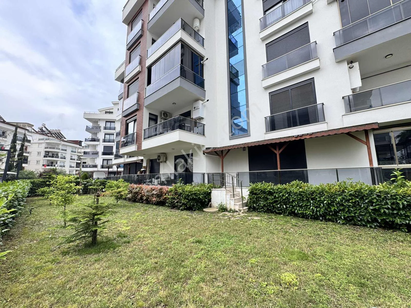 Hurma Da Denize Yakın Arakat Kapalı Otoparklı Havuzlu 2+1 — görsel 26