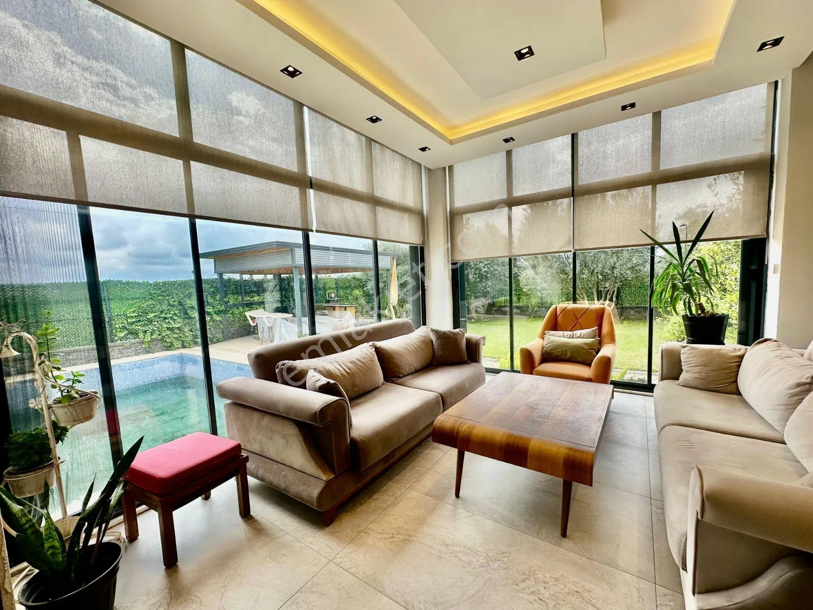 Altınkalede Havuzlu Yerden Isıtmalı 4+1 Lüks Villa Kiralık — görsel 17