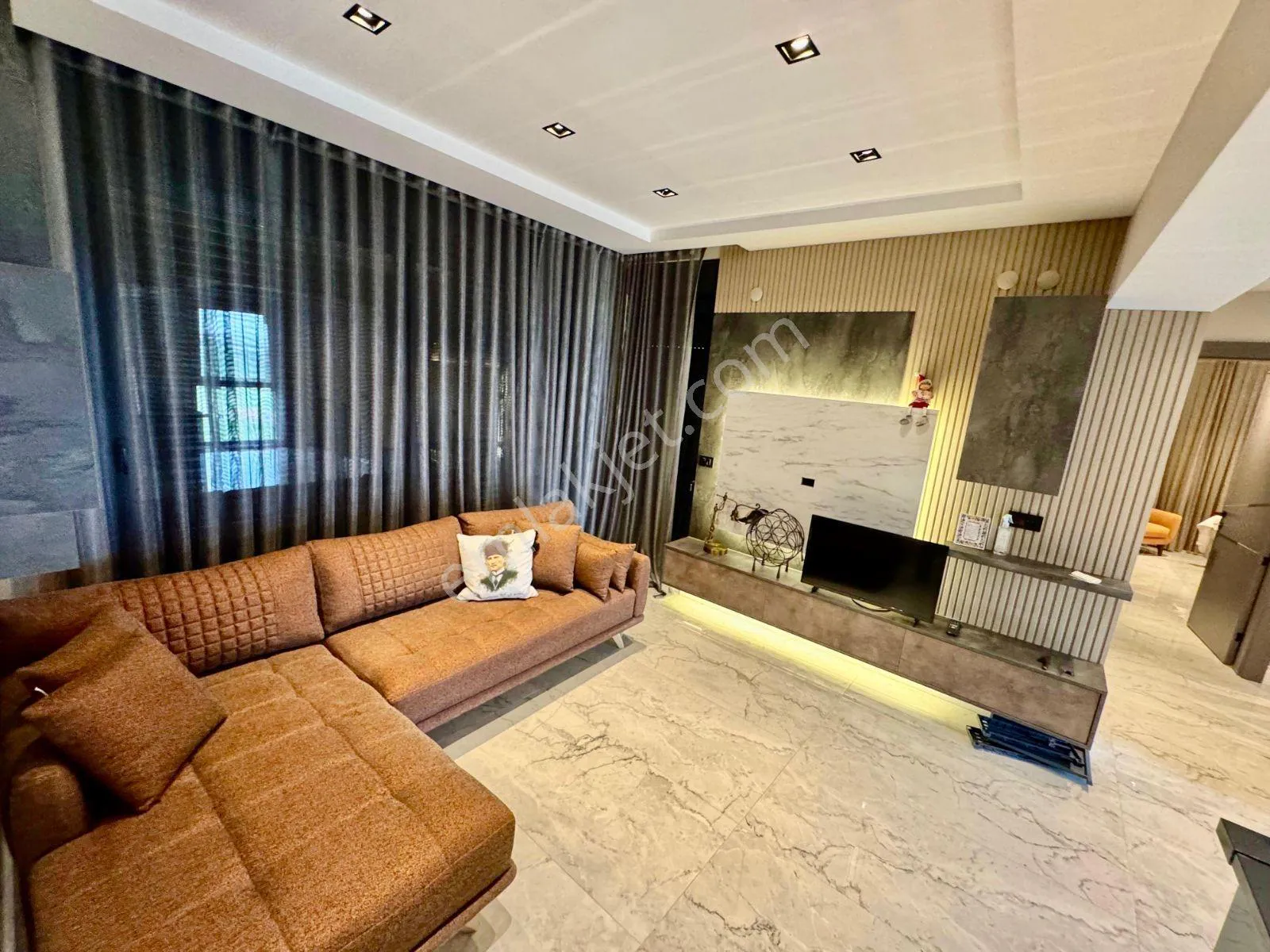 Altınkalede Havuzlu Yerden Isıtmalı 4+1 Lüks Villa Kiralık — görsel 27