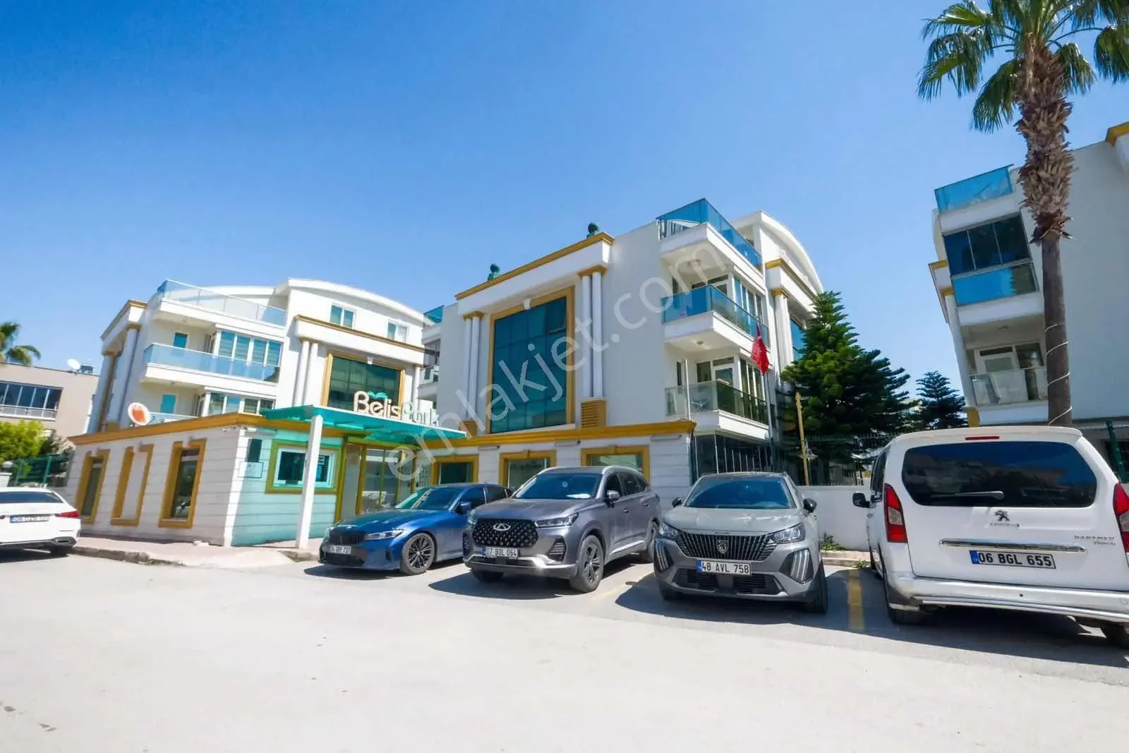 Havuzlu Kap.otoparklı Site İçerisinde Yatırımlık 2+1 Bahçe Katı — görsel 6