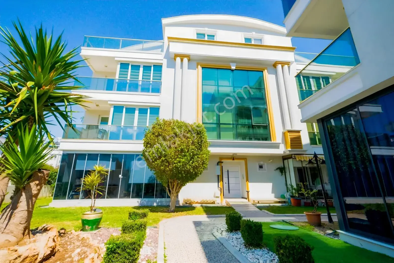 Havuzlu Kap.otoparklı Site İçerisinde Yatırımlık 2+1 Bahçe Katı — görsel 13