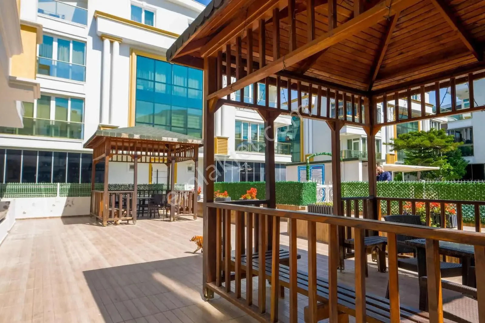 Havuzlu Kap.otoparklı Site İçerisinde Yatırımlık 2+1 Bahçe Katı — görsel 14