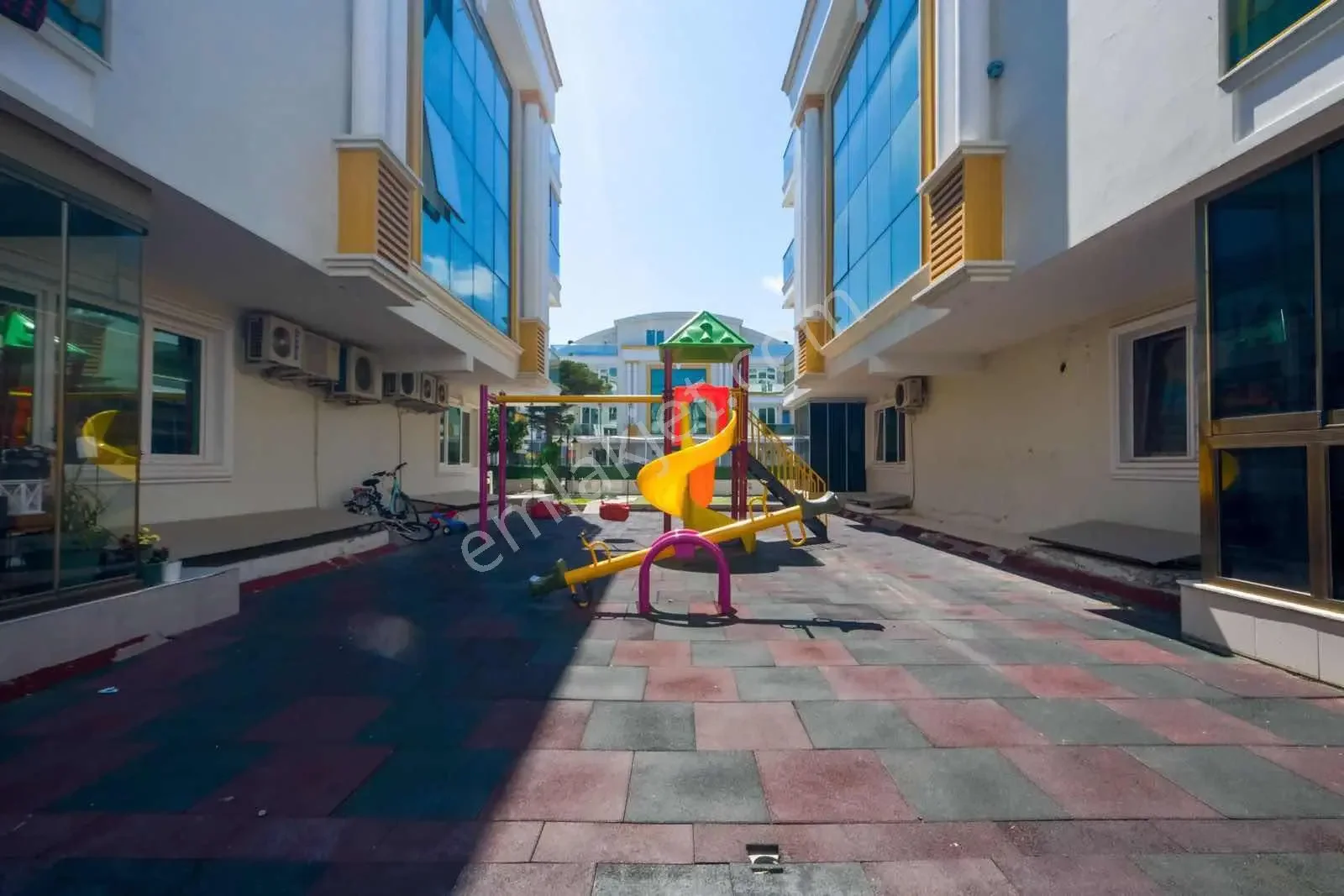 Havuzlu Kap.otoparklı Site İçerisinde Yatırımlık 2+1 Bahçe Katı — görsel 21