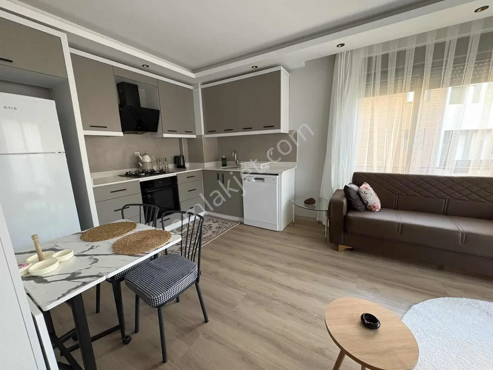 Kardeşkentler Cad Kiralık İskanlı Full Eşyalı 1+1 Daire — görsel 6