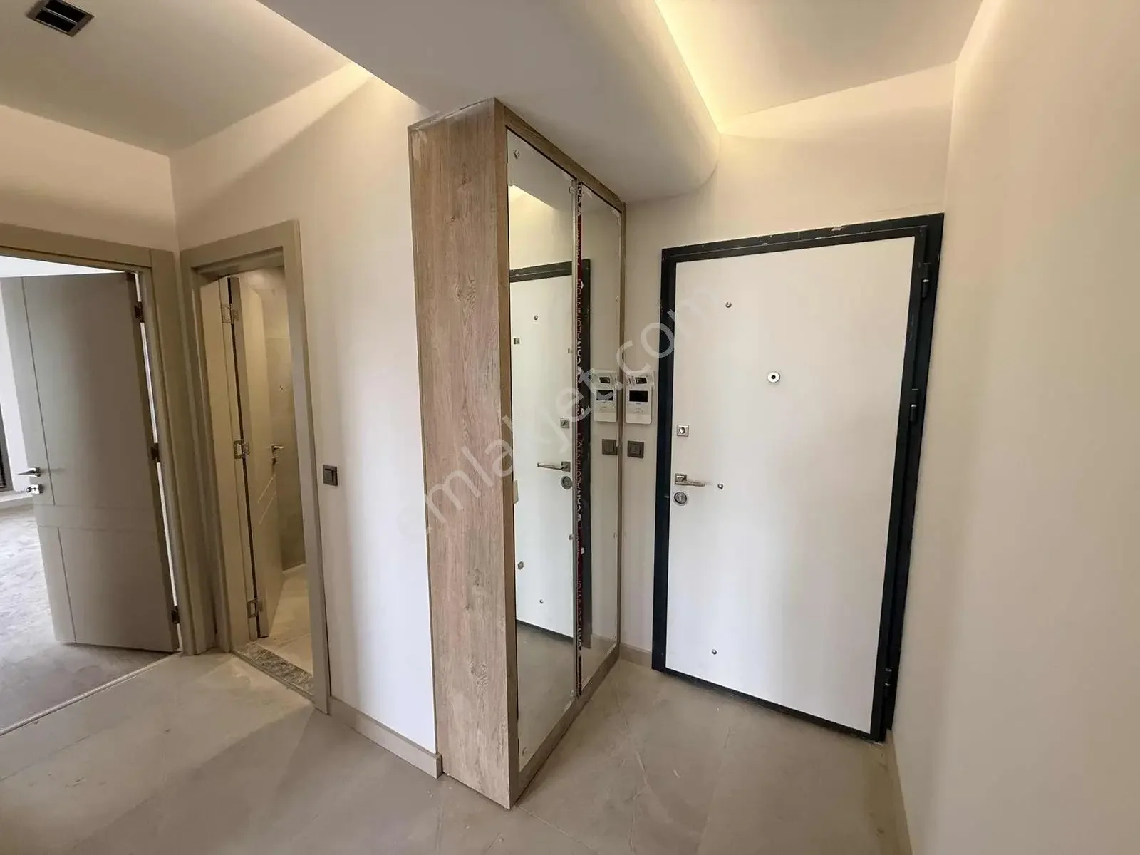 Altıntaş Da Kapalı Otopark/ebebeyn Banyolu Kiralık 2+1 — görsel 2