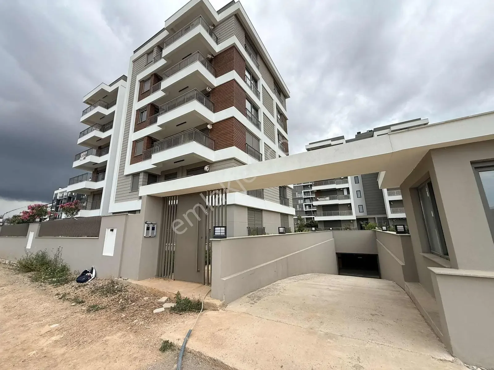 Altıntaş Da Kapalı Otopark/ebebeyn Banyolu Kiralık 2+1 — görsel 20