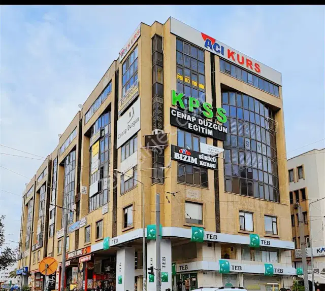 Ayşe Yenidoğan'dan Markantalya Yanı İş Merkezinde Geniş Ofis