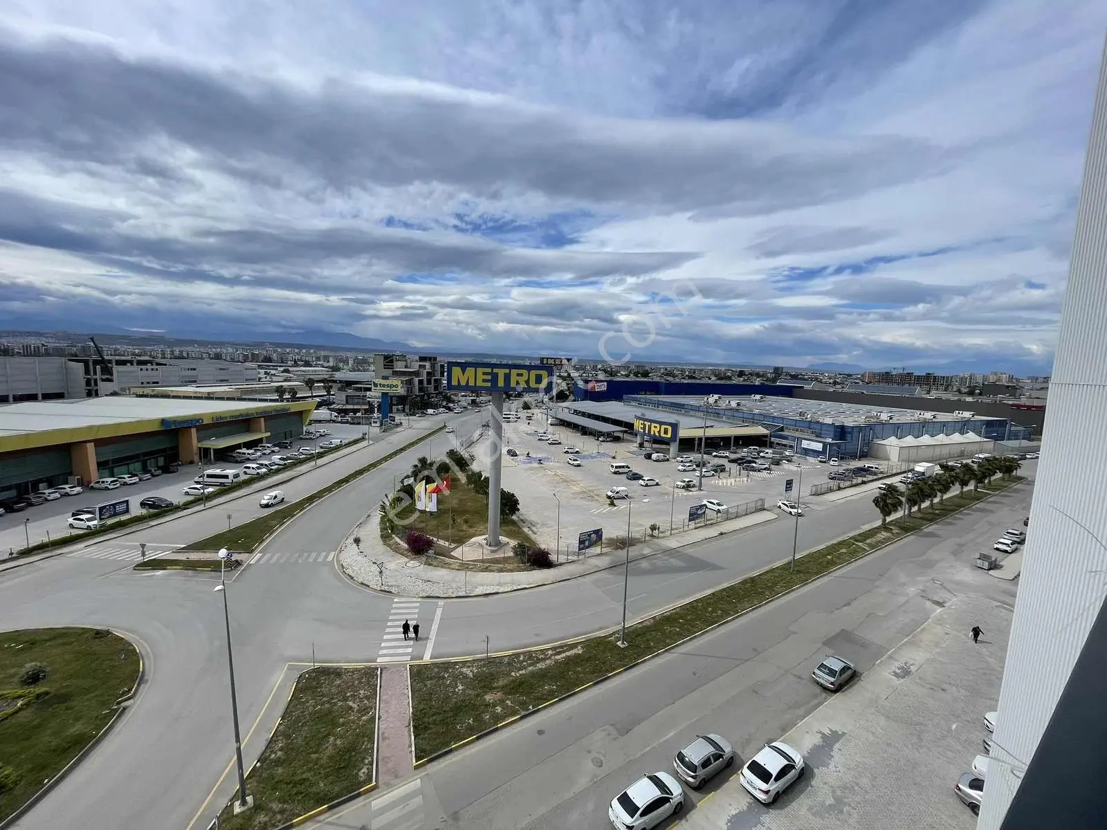 Altınova'da Prestijli Plazada Ofis Katı - Merkezi Lokasyon — görsel 17