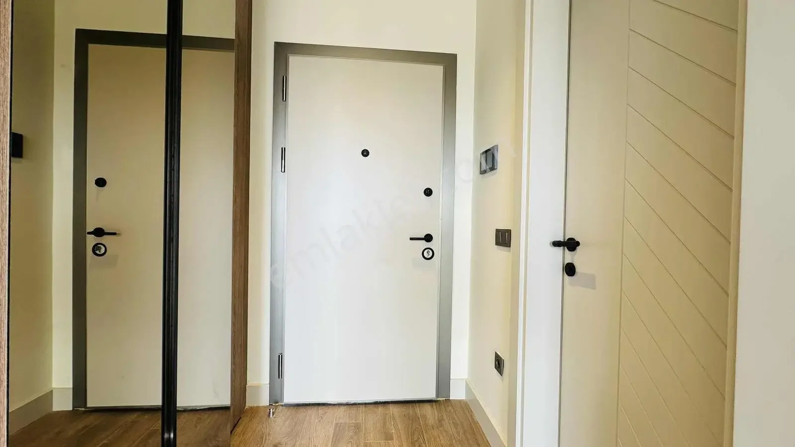 Sırıus Modern Sitesinde 1+1 Fırsat Daire — görsel 2
