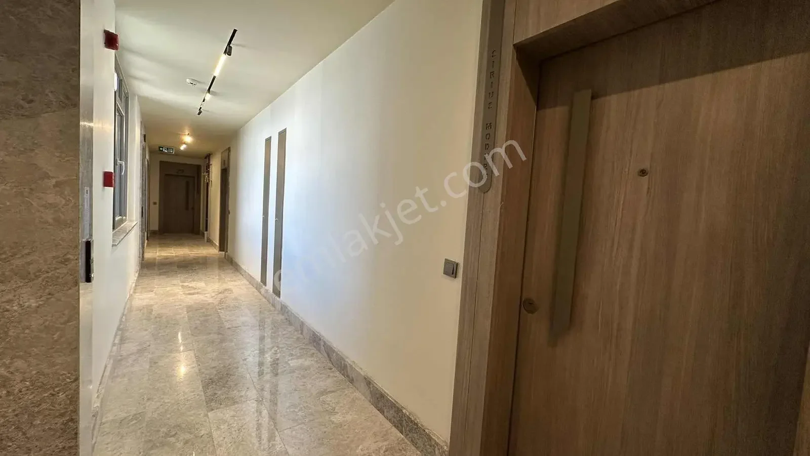 Sırıus Modern Sitesinde 1+1 Fırsat Daire — görsel 18