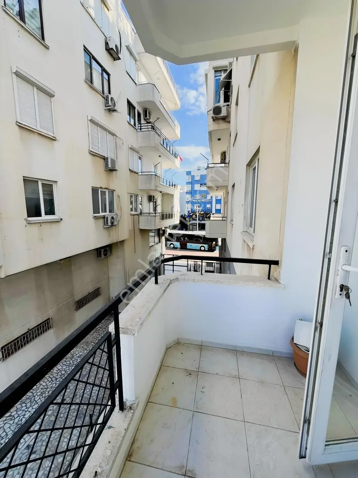 Kızıltoprak Ta 3+1 Cadde Üstü Geniş Daire — görsel 5