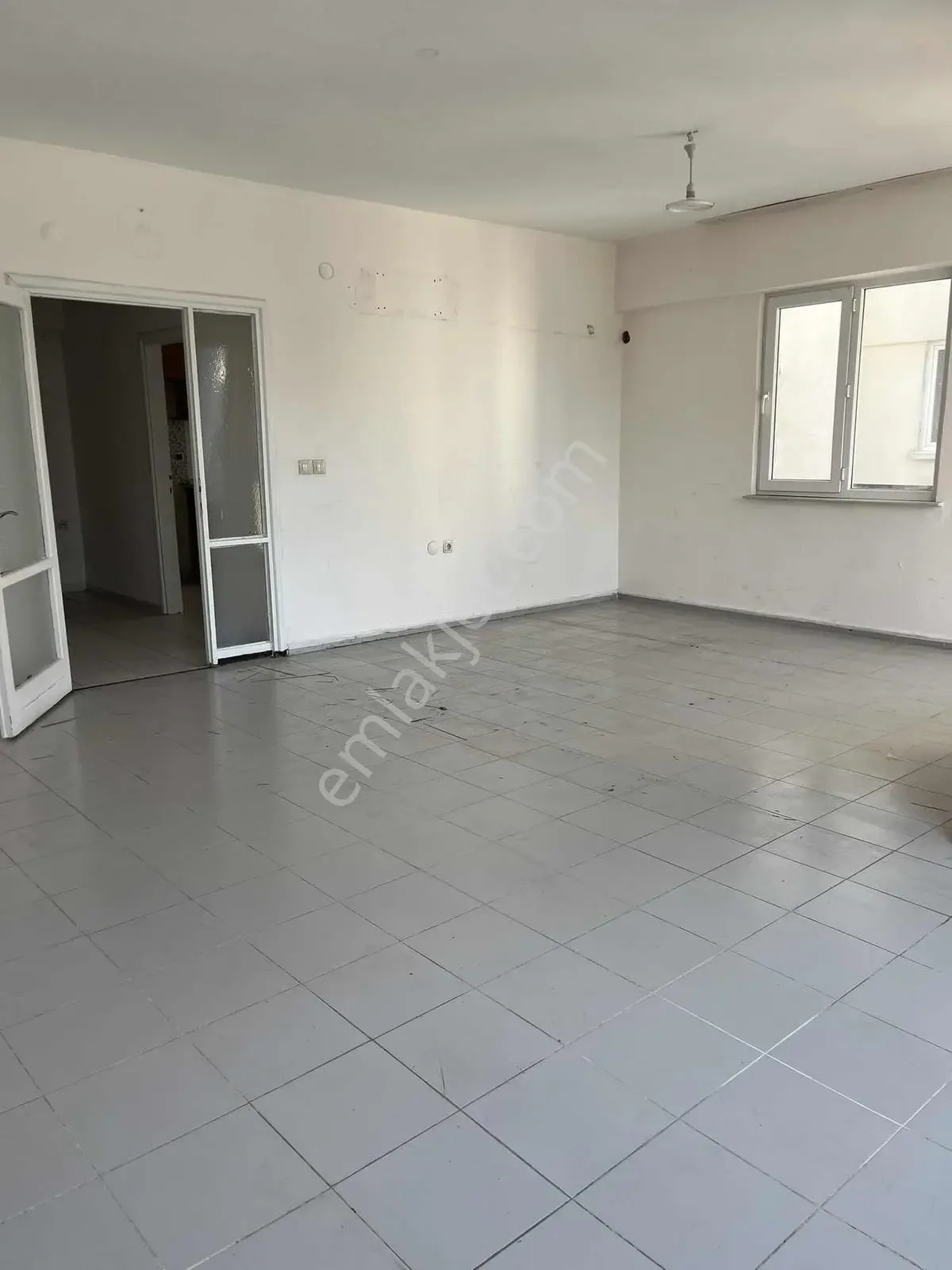 Kızıltoprak Ta 3+1 Cadde Üstü Geniş Daire — görsel 9