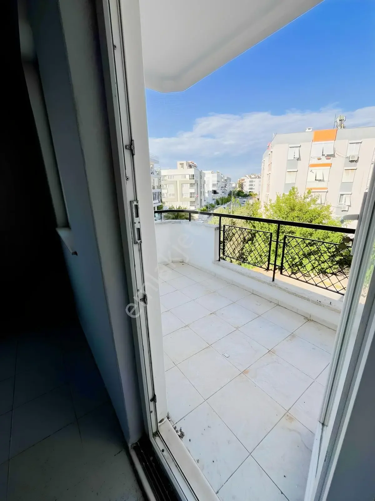 Kızıltoprak Ta 3+1 Cadde Üstü Geniş Daire — görsel 10