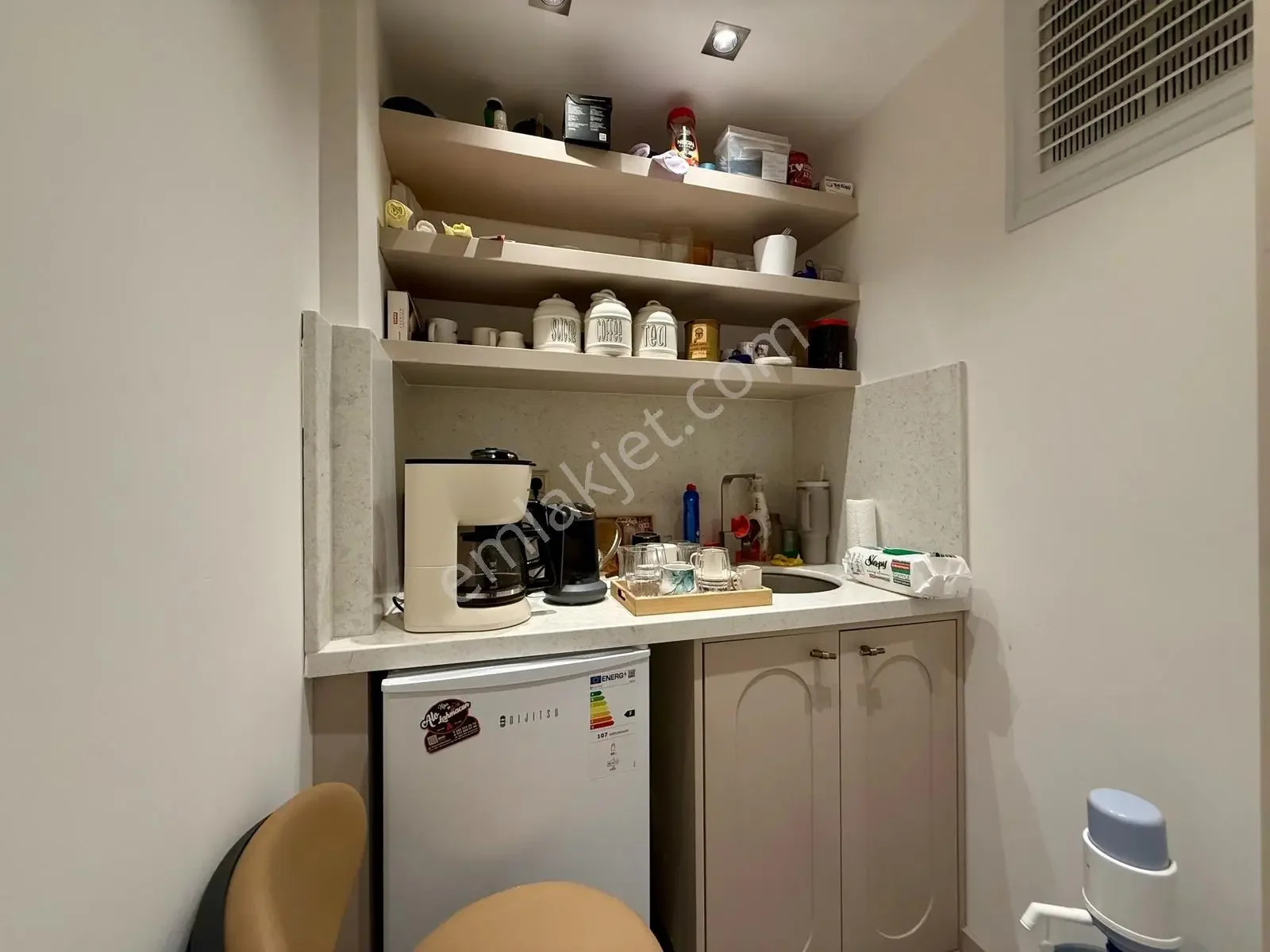 Fener'de İyi Lokasyonda Full Tadilatlı Kiralık Ofis (açıklama) — görsel 12