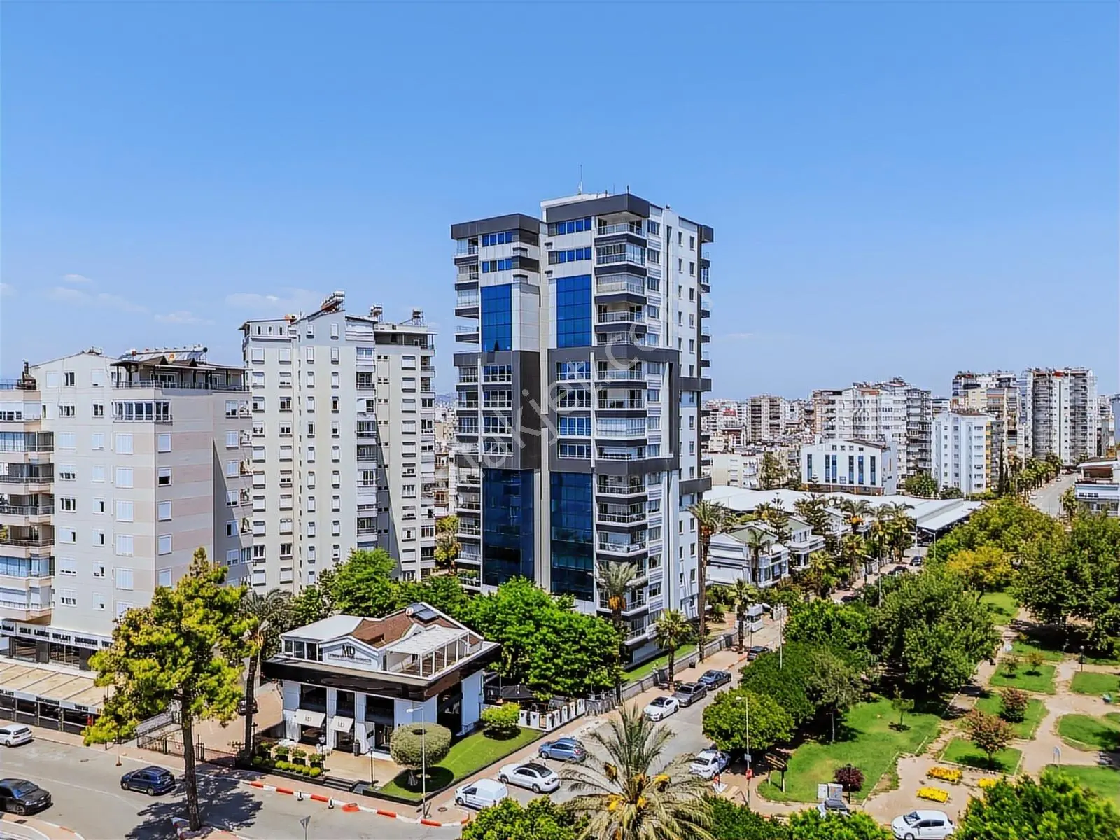 Şirinyalı'da Deniz Manzaralı Özellikli Sitede 3+1 180m2 Kiralık — görsel 2