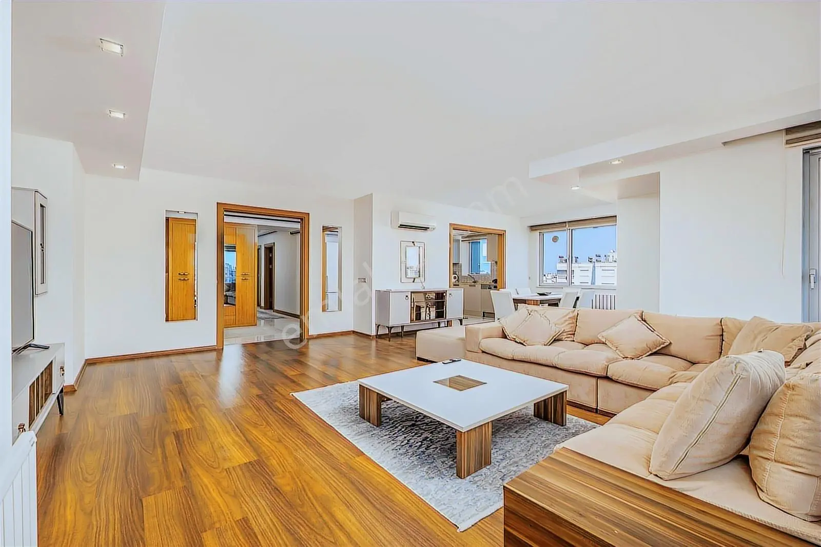 Şirinyalı'da Deniz Manzaralı Özellikli Sitede 3+1 180m2 Kiralık — görsel 5