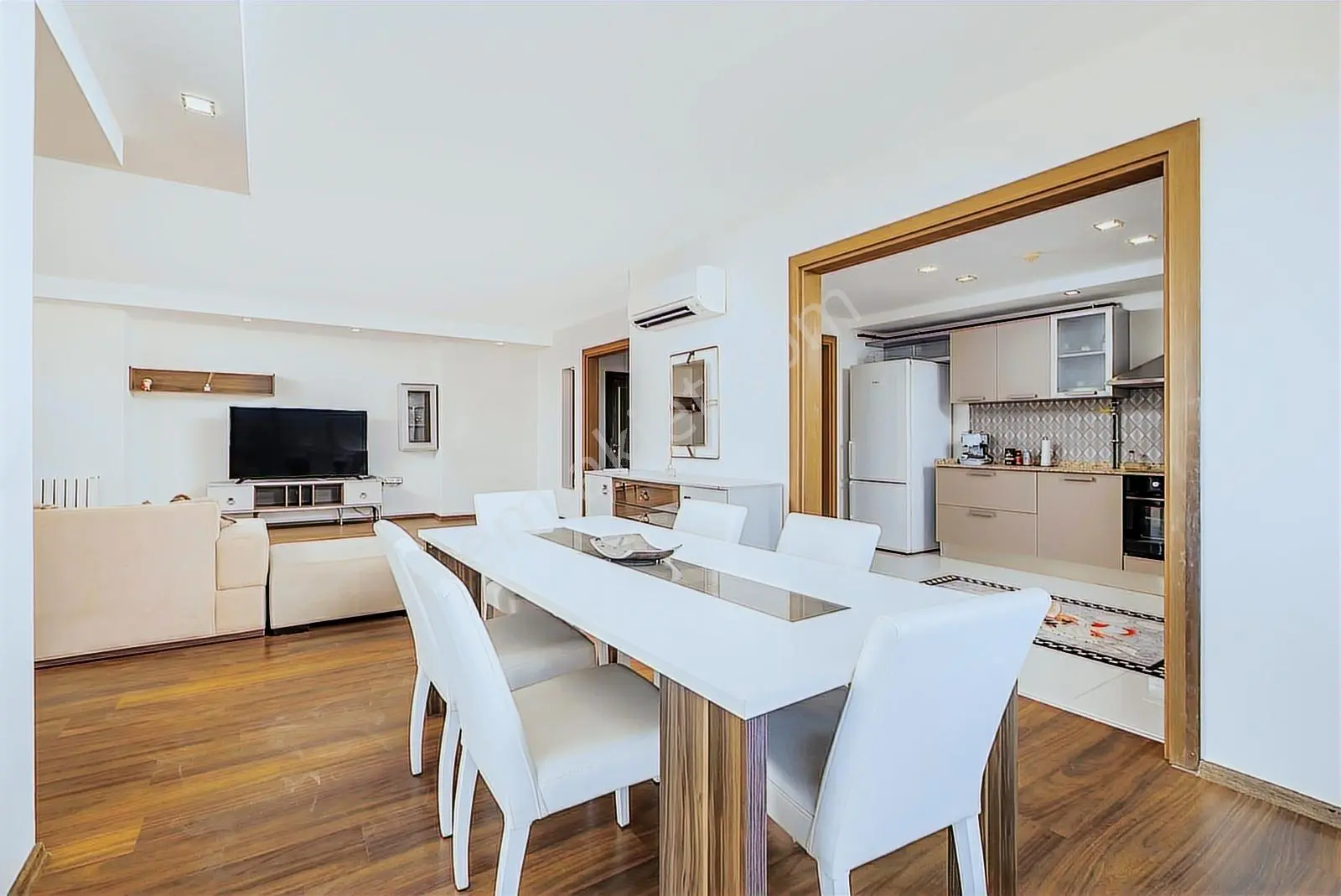 Şirinyalı'da Deniz Manzaralı Özellikli Sitede 3+1 180m2 Kiralık — görsel 12