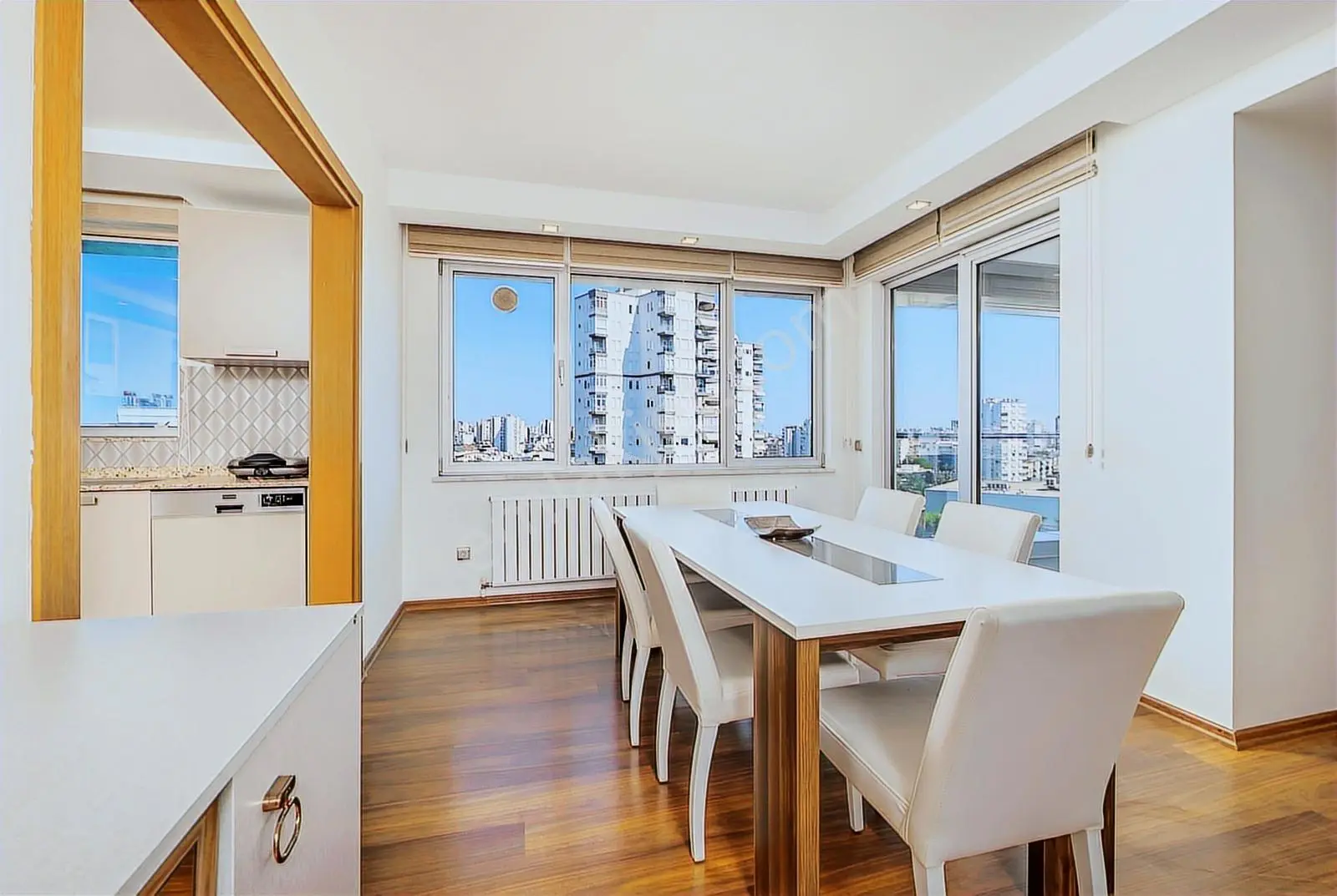 Şirinyalı'da Deniz Manzaralı Özellikli Sitede 3+1 180m2 Kiralık — görsel 21
