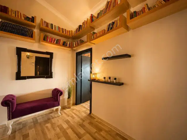 Eski Lara'da Çift Teraslı Deniz Manzaralı, Geniş, Eşyalı Kiralık — görsel 4