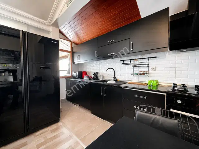 Eski Lara'da Çift Teraslı Deniz Manzaralı, Geniş, Eşyalı Kiralık — görsel 8